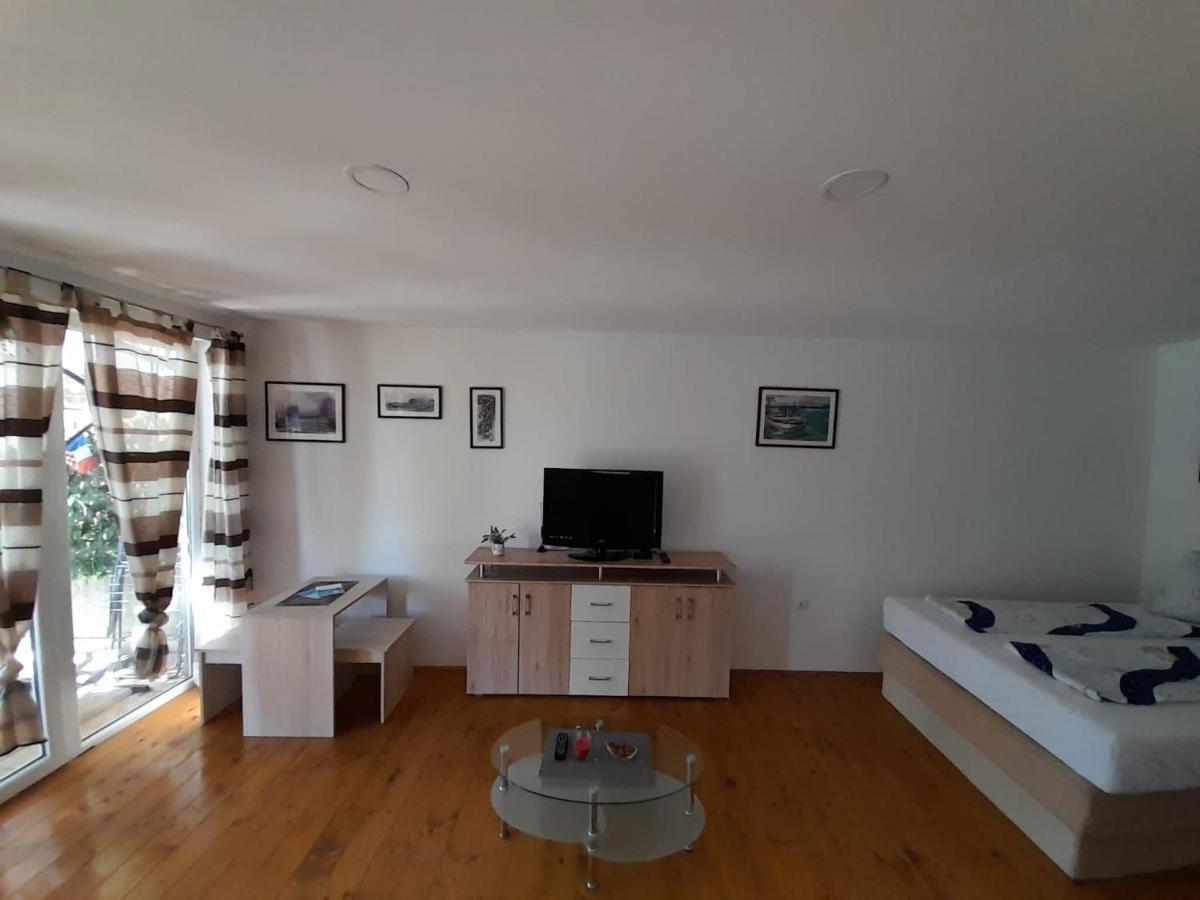 Apartments Tommi Dramalj Eksteriør billede