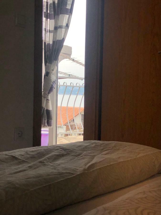 Apartments Tommi Dramalj Eksteriør billede